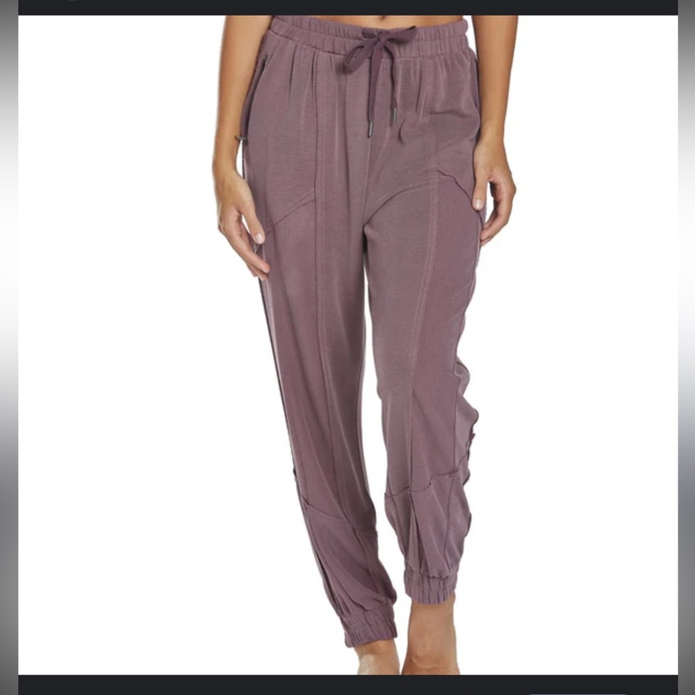 Free People Movement Trekking Joggers - Light Weight Fabric - xs